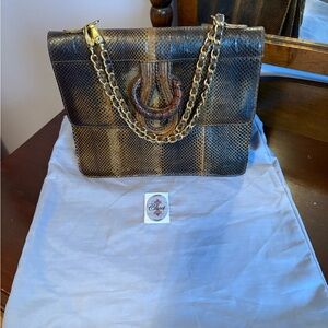 Elegant Snakeskin Shoulder Bag